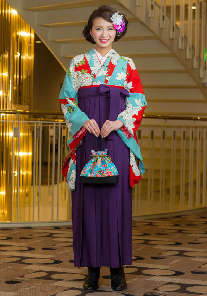 レンタル着物：水色赤に大菊+レンタル袴：ムラサキのコーディネート