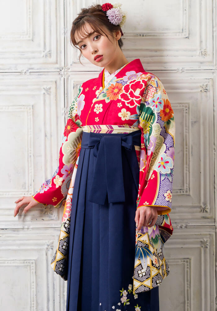 谷川菜々ちゃん着用の赤と青の卒業式袴