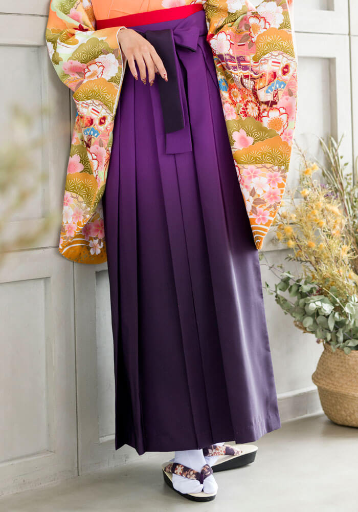 卒業式袴のネットレンタルで大人っぽくなれる紫の袴